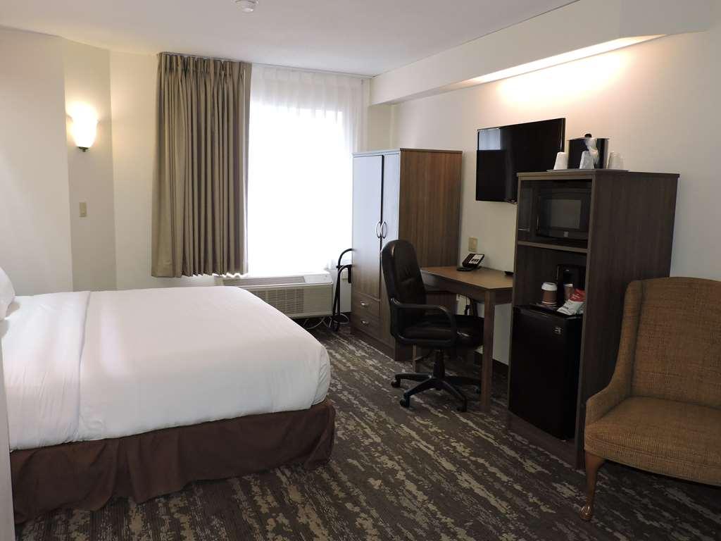 Charlevoix Inn & Suites Surestay Collection By Best Western Zimmer foto