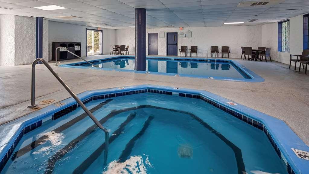 Charlevoix Inn & Suites Surestay Collection By Best Western Einrichtungen foto