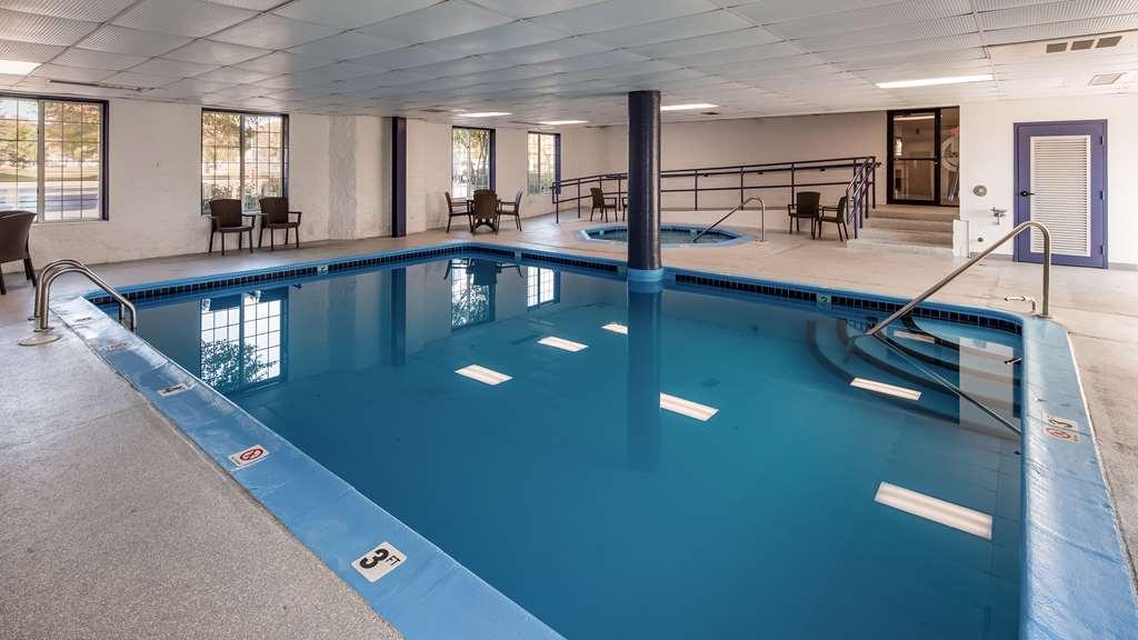 Charlevoix Inn & Suites Surestay Collection By Best Western Einrichtungen foto