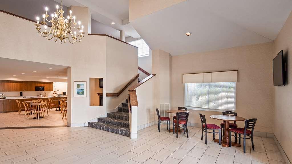 Charlevoix Inn & Suites Surestay Collection By Best Western Interior foto